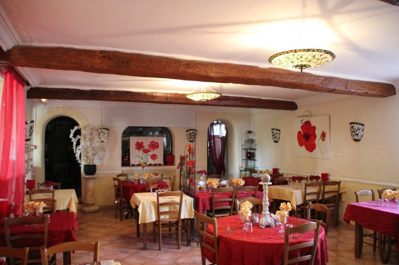 Le Provencal Hotel Aups Bagian luar foto