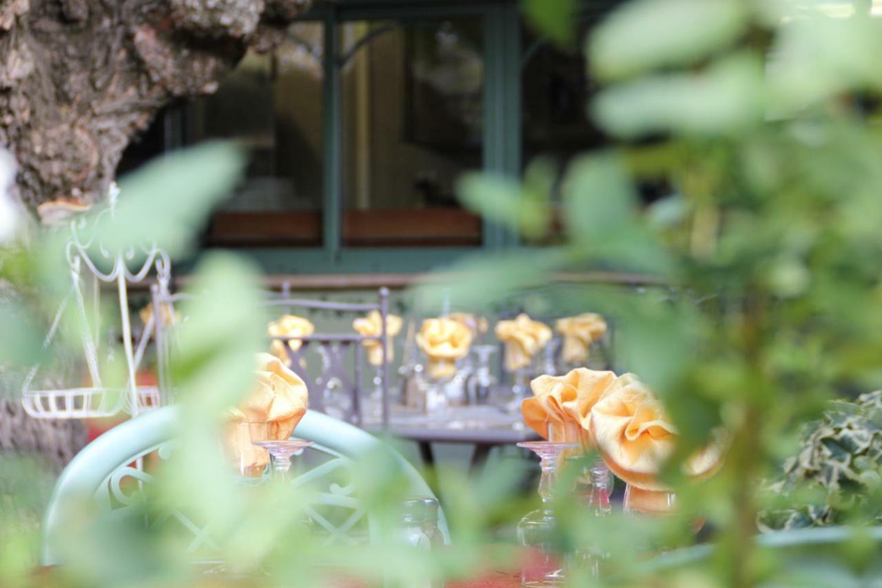 Le Provencal Hotel Aups Bagian luar foto