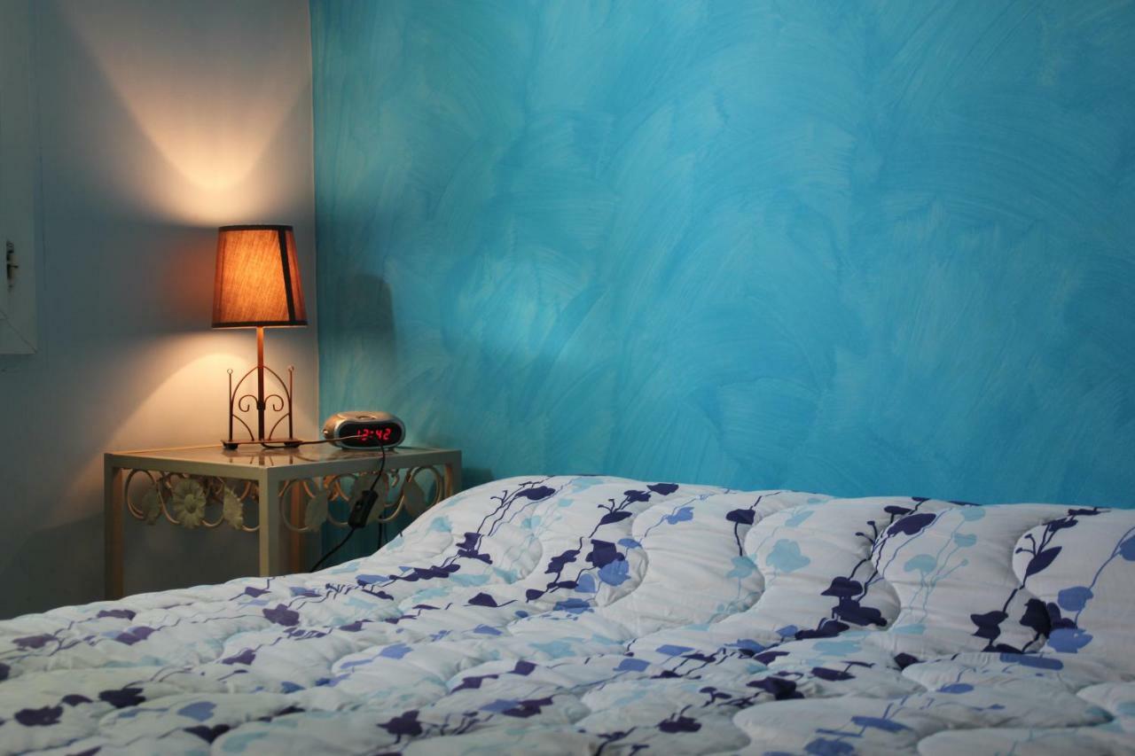 Le Provencal Hotel Aups Bagian luar foto