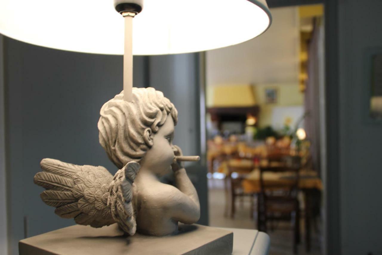 Le Provencal Hotel Aups Bagian luar foto